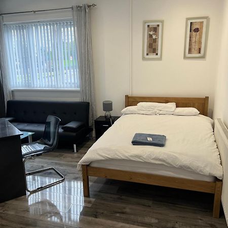 Zams Rooms Stoke-on-Trent Eksteriør billede