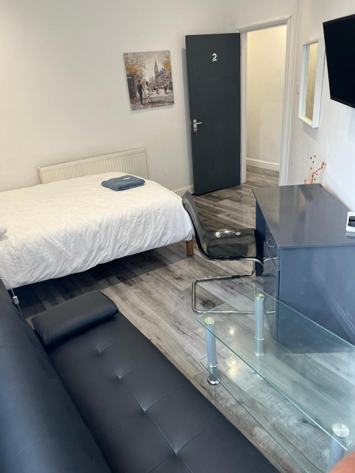 Zams Rooms Stoke-on-Trent Eksteriør billede